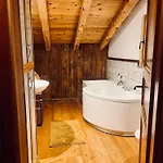 Vila La Vrille - Metcho *
